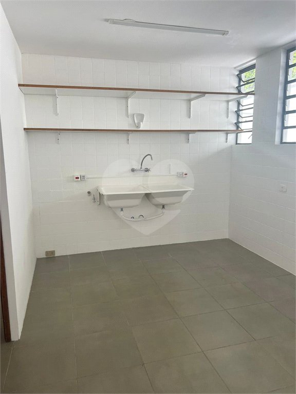 Sobrado para alugar com 5 quartos, sendo 4 suítes, em Jardim Everest, São Paulo, SP