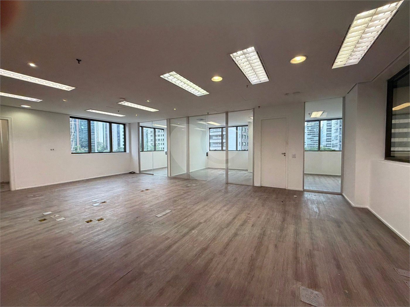 Sala à venda em Cidade Monções, São Paulo, SP