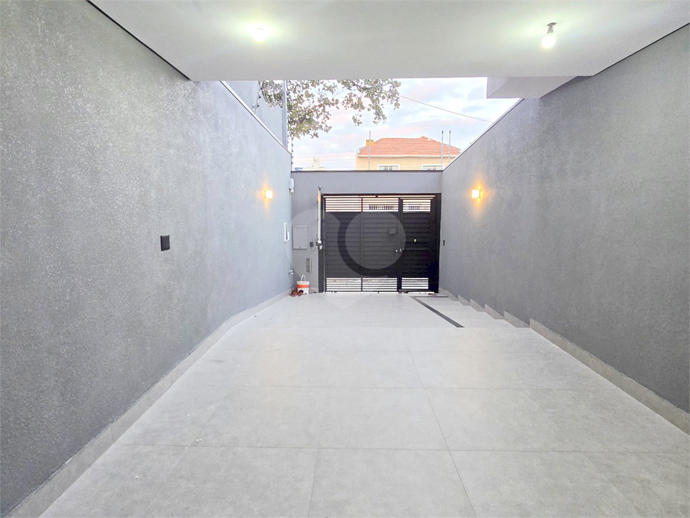Sobrado à venda com 4 quartos, sendo 2 suítes,  em Vila Monumento, São Paulo, SP