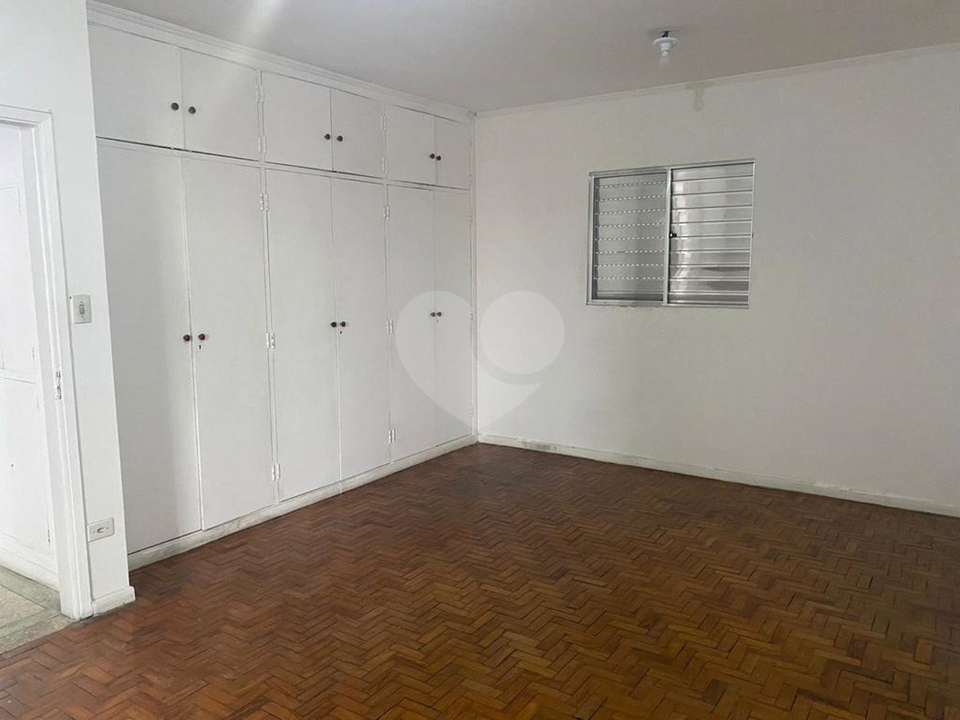Sobrado à venda com 5 quartos, sendo 1 suíte, em Nova Piraju, São Paulo, SP