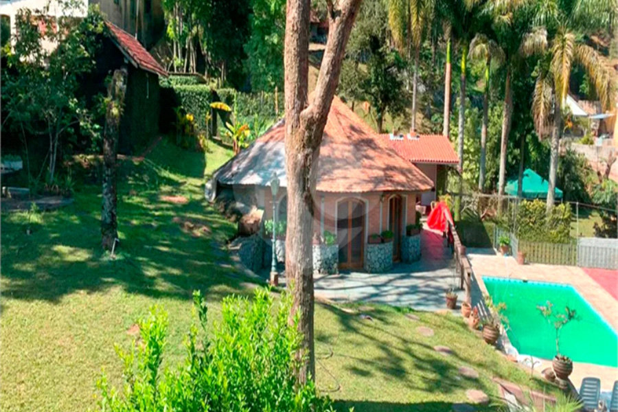 Casa à venda com 4 suítes em Roseira, Mairiporã, SP