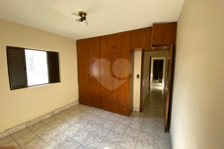 Sobrado à venda com 4 quartos, sendo 1 suíte, em Campo Grande, São Paulo, SP