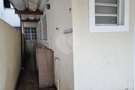 Sobrado à venda com 3 quartos em Moema, São Paulo, SP