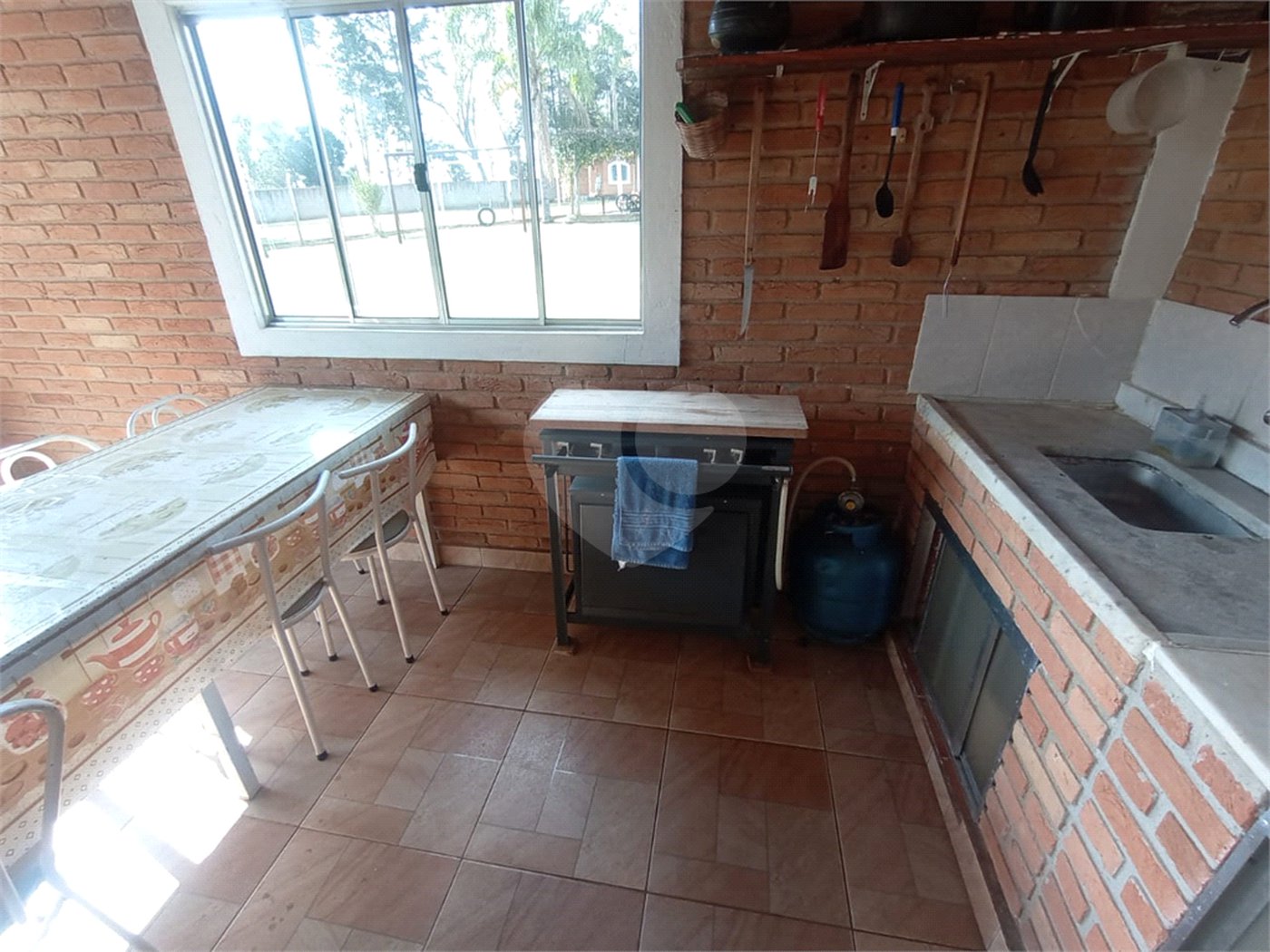 Chácara à venda com 6 quartos, sendo 1 suíte,  em Cercadinho, Alambari, SP