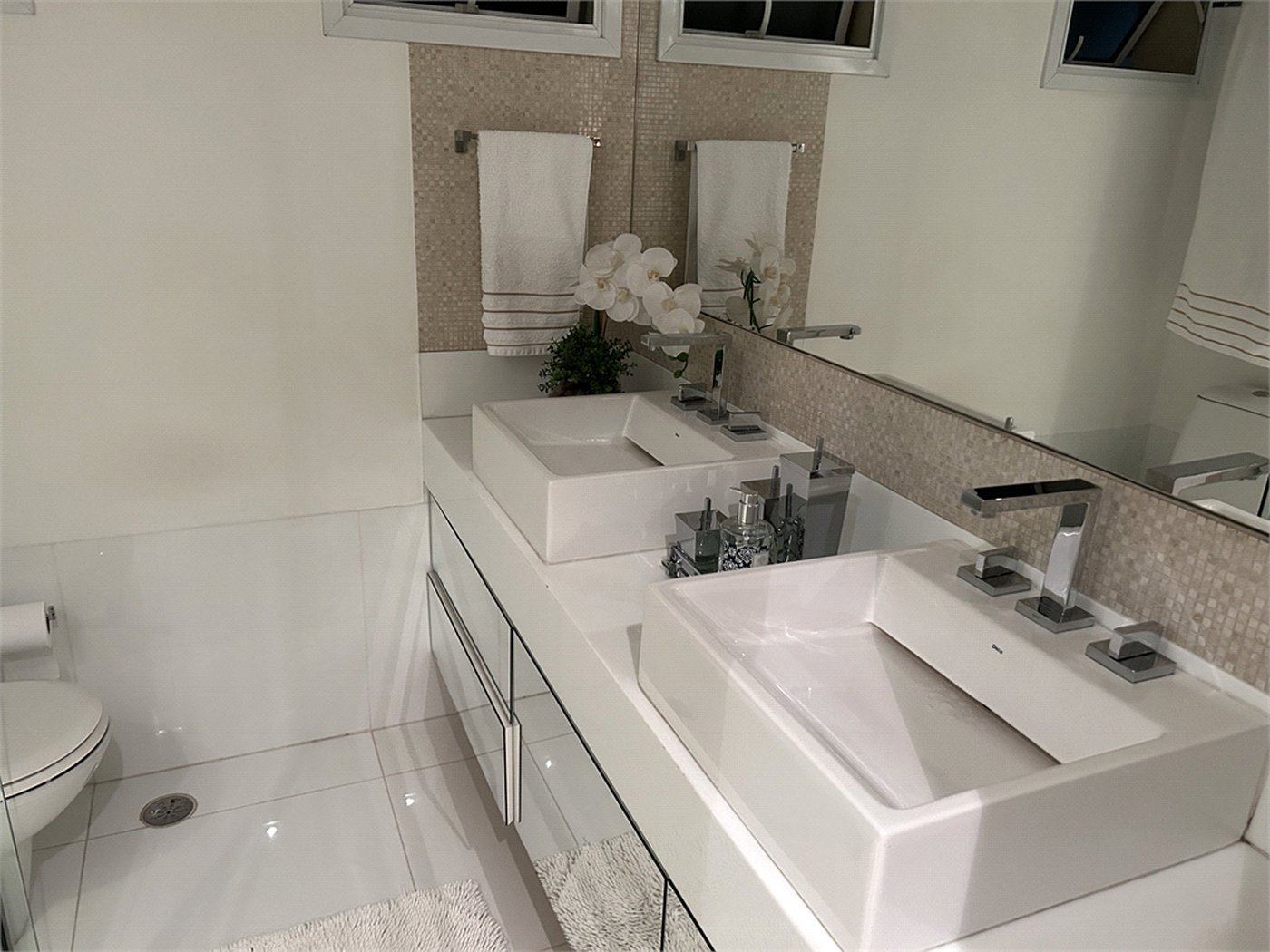 Apartamento à venda ou para alugar com 2 suítes em Água Branca, São Paulo, SP