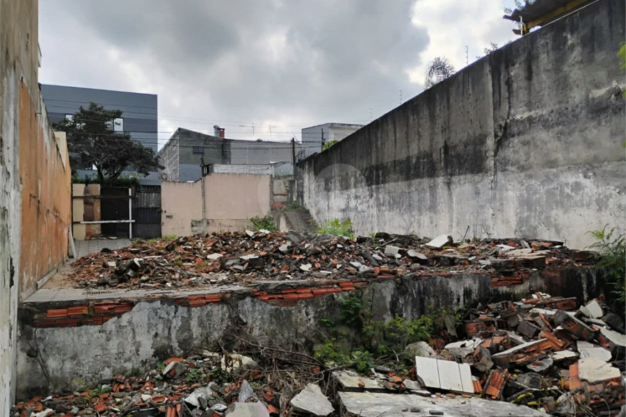 Vende-se Terreno de 715 m² na Vila Santa Catarina — Excelente oportunidade para investidores