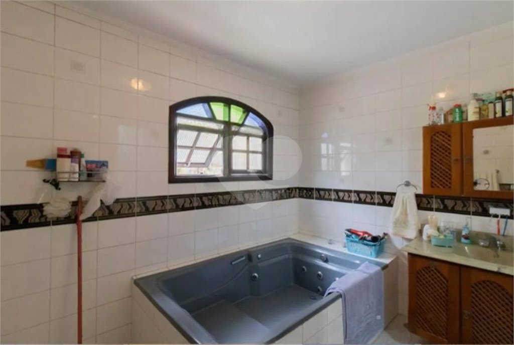 Casa à venda com 3 quartos, sendo 2 suítes,  em Jardim Santa Mena, Guarulhos, SP