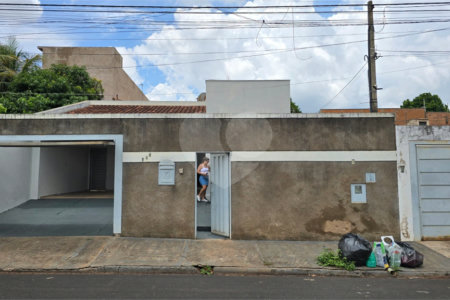 Casa à venda com 2 quartos, sendo 1 suíte, em Vila Suconasa, Araraquara, SP