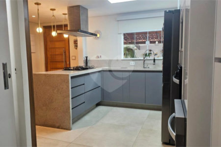 Sobrado à venda com 3 quartos, sendo 2 suítes, em Chácara Belenzinho, São Paulo, SP
