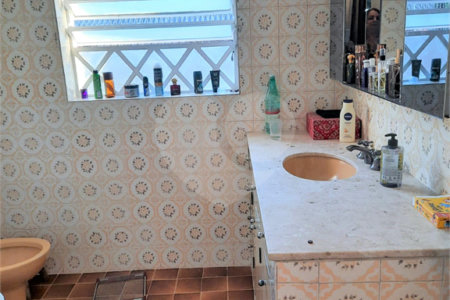 Sobrado à venda com 4 quartos, sendo 2 suítes, em Alto da Boa Vista, São Paulo, SP