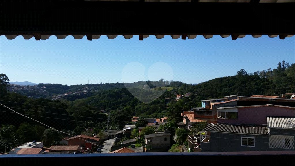 Sobrado à venda com 3 suítes em Barreiro, Mairiporã, SP