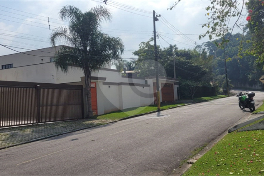 Casa à venda com 3 suítes no condomínio Alpes da Cantareira, Mairiporã - SP