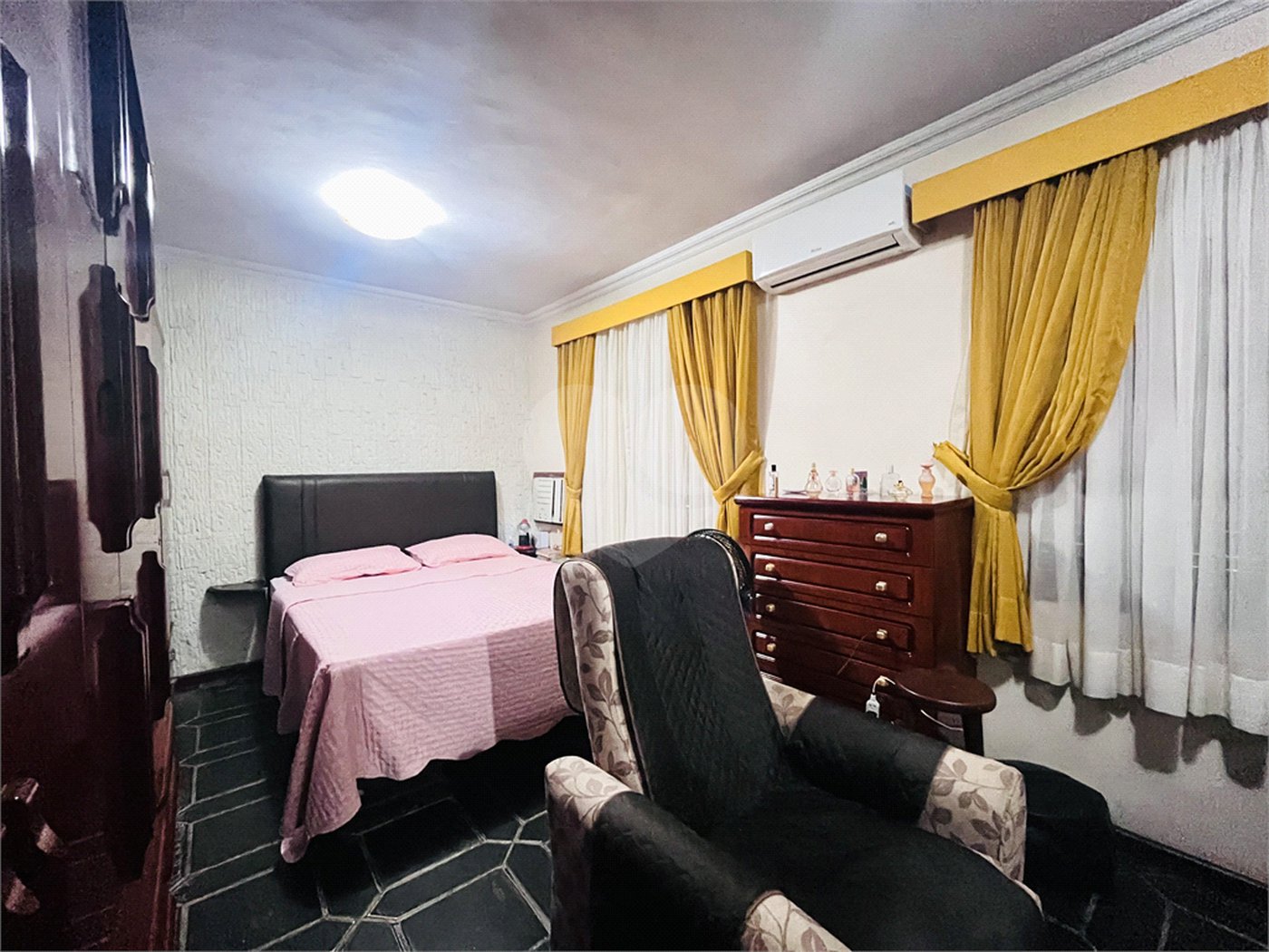 Casa à venda com 4 quartos, sendo 1 suíte, em Campo Grande, Rio de Janeiro, RJ