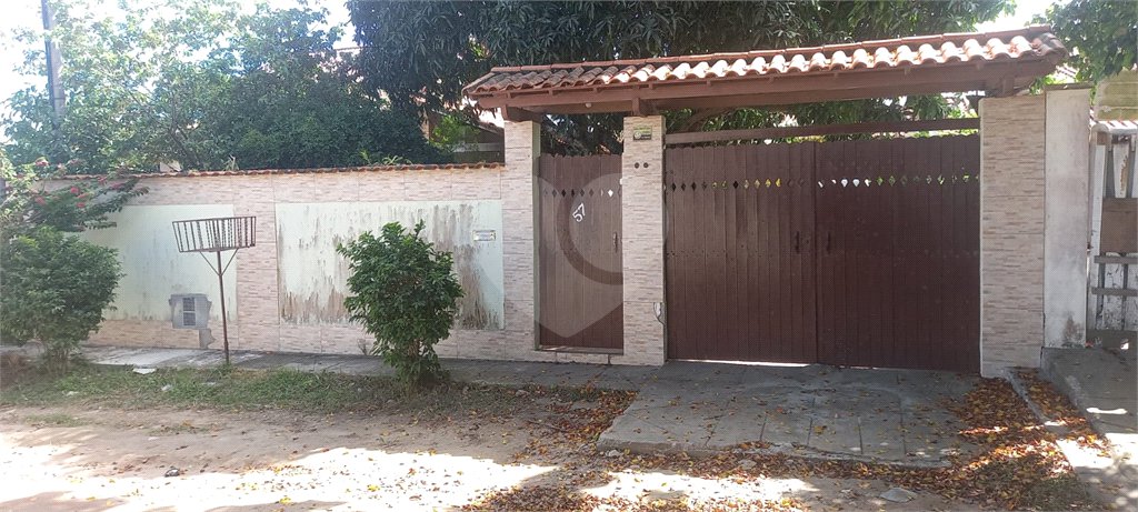 Casa à venda com 3 quartos, sendo 1 suíte, em Areal, Araruama, RJ
