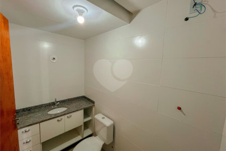 Casa à venda com 4 quartos, sendo 1 suíte, no condomínio Imperial Santa Cruz, Rio de Janeiro - RJ