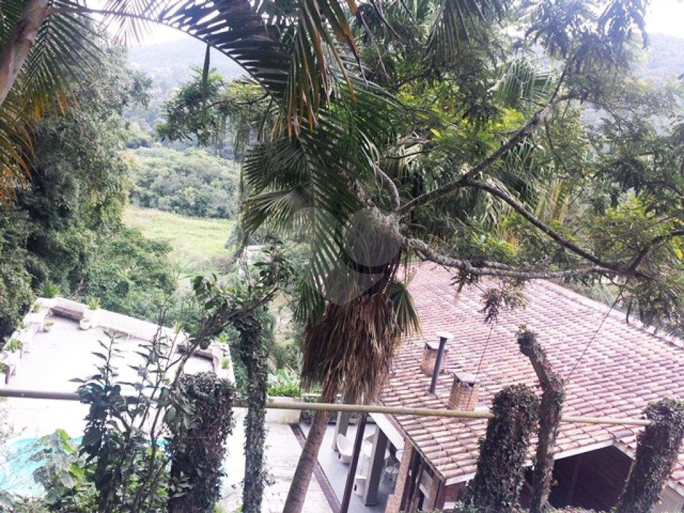 Casa à venda ou para alugar com 4 quartos, sendo 1 suíte, no condomínio Estrada Armando Barbosa ,6300, Mairiporã - SP