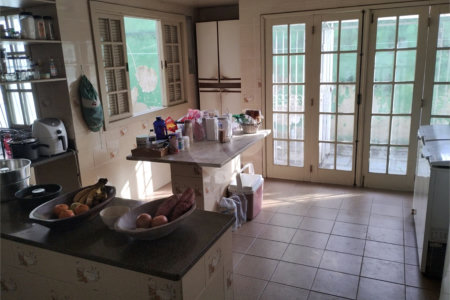 Casa à venda com 5 quartos, sendo 3 suítes, no condomínio Vilarejo, Rio de Janeiro - RJ