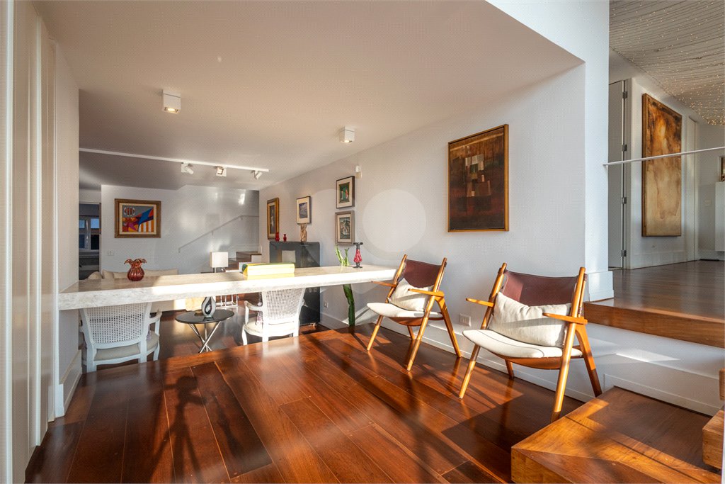Casa à venda com 4 suítes em Jardim Guedala, São Paulo, SP