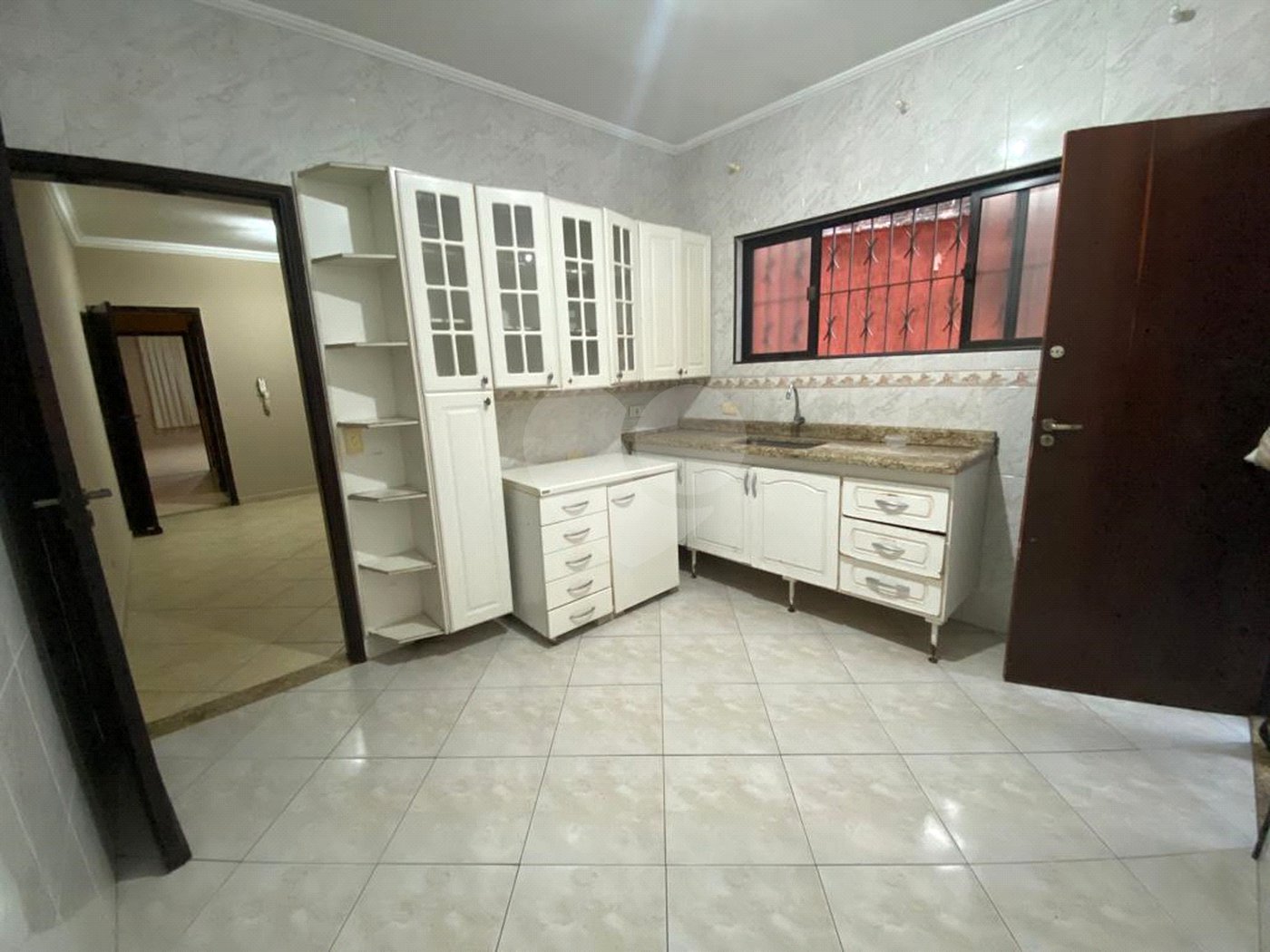 Casa à venda com 3 quartos, sendo 1 suíte, em Vila Valença, São Vicente, SP
