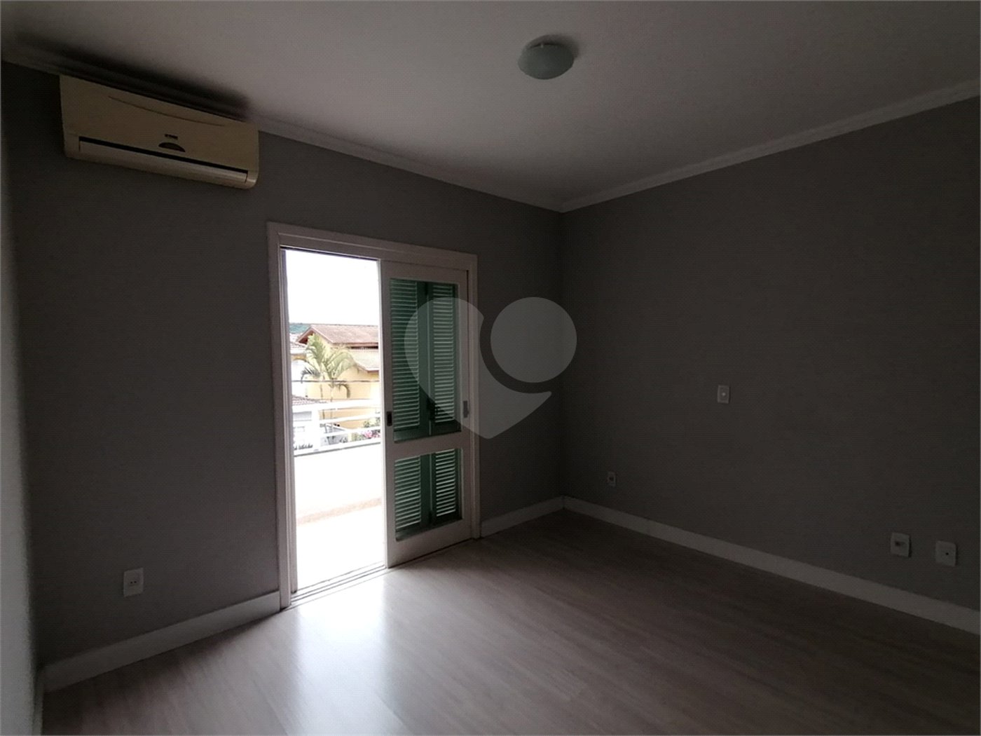 Casa para alugar com 3 quartos, sendo 1 suíte, no condomínio Recanto dos Paturis, Vinhedo - SP