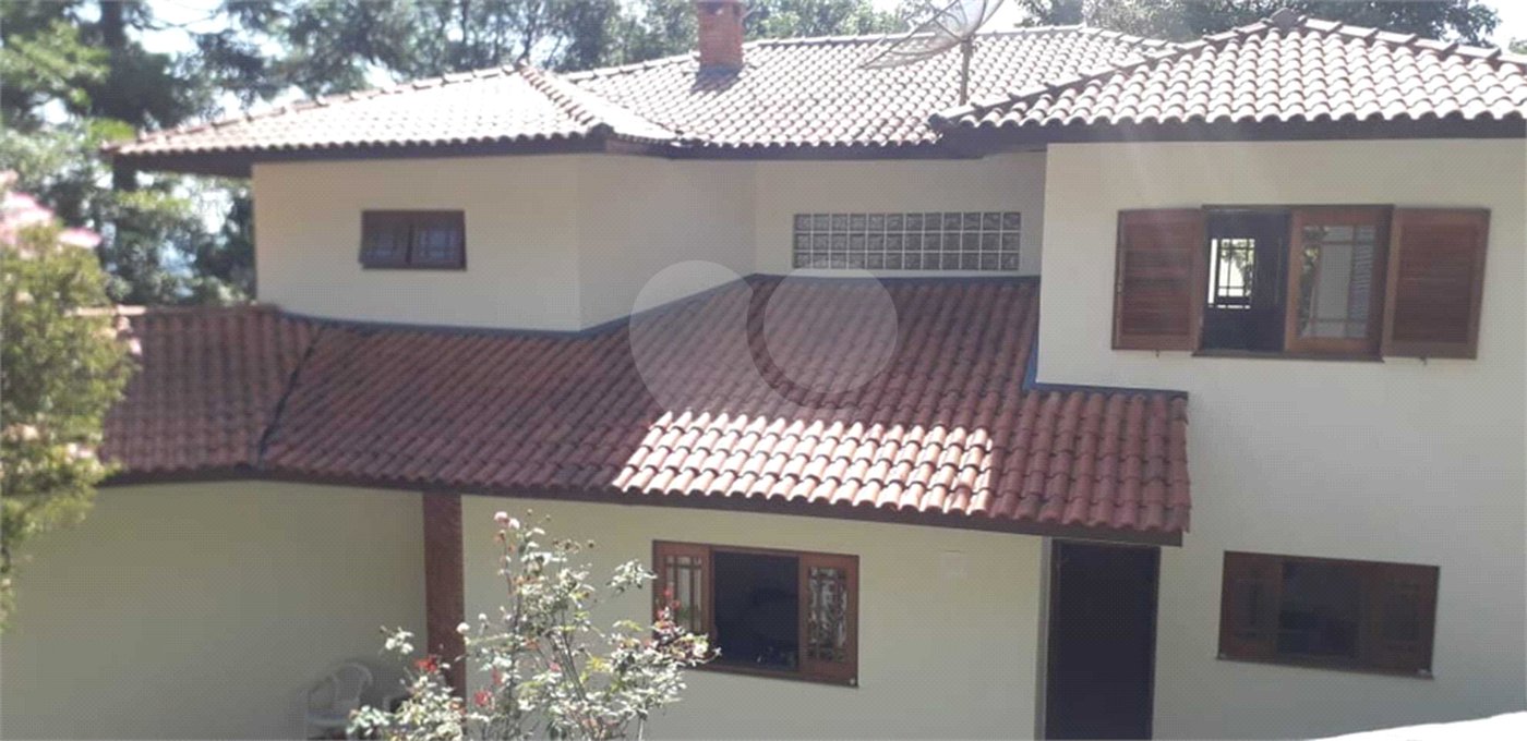 Casa à venda com 3 quartos, sendo 4 suítes,  no condomínio Alpes da Cantareira, Mairiporã - SP
