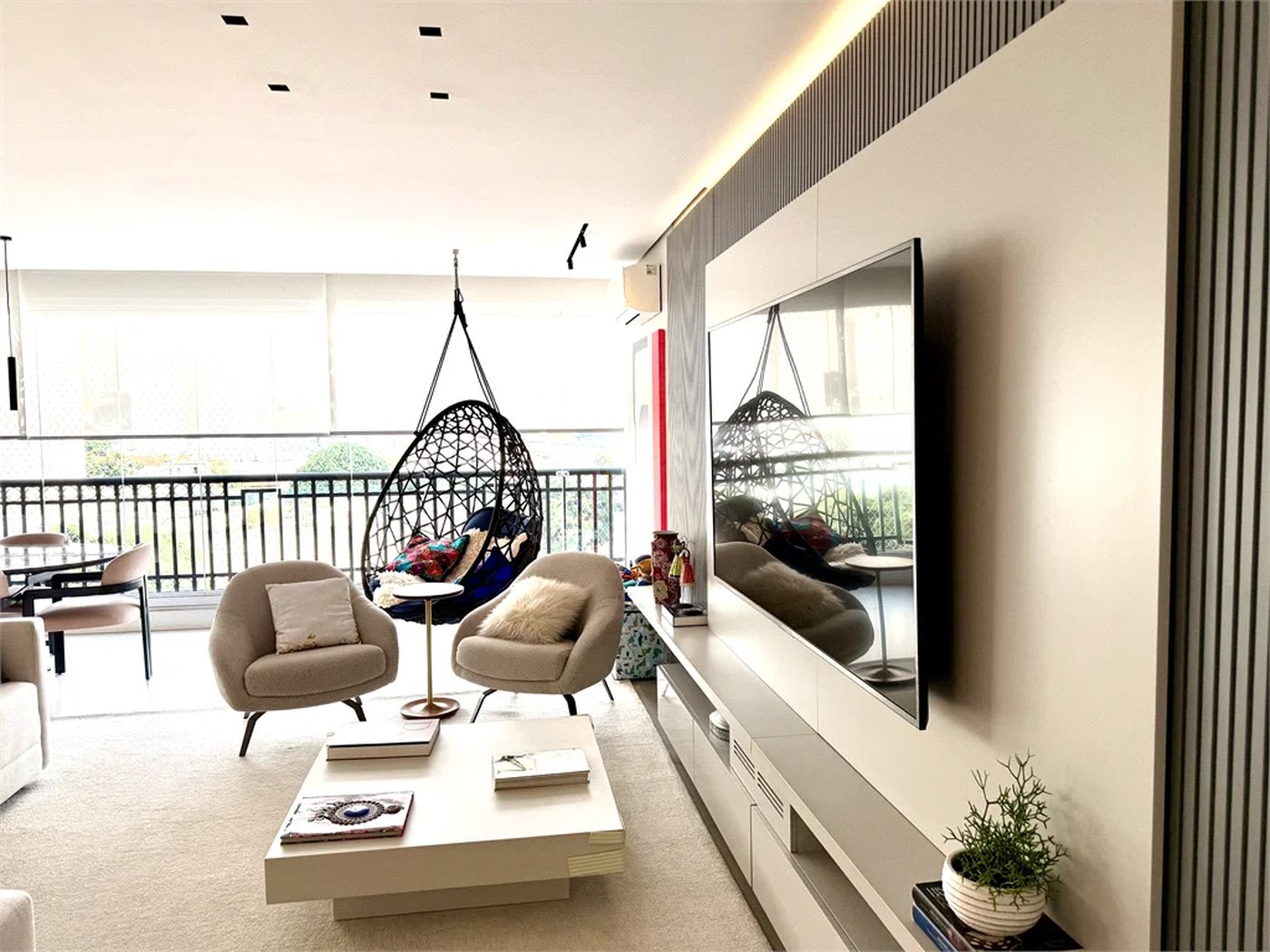 Apartamento à venda com 3 suítes em Vila Romana, São Paulo, SP