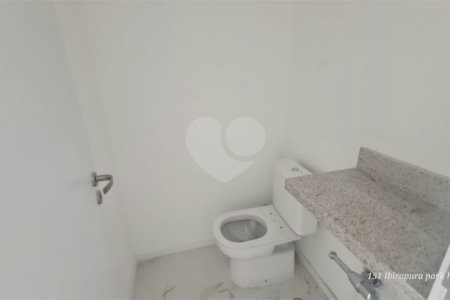 Apartamento à venda com 3 suítes em Moema, São Paulo, SP
