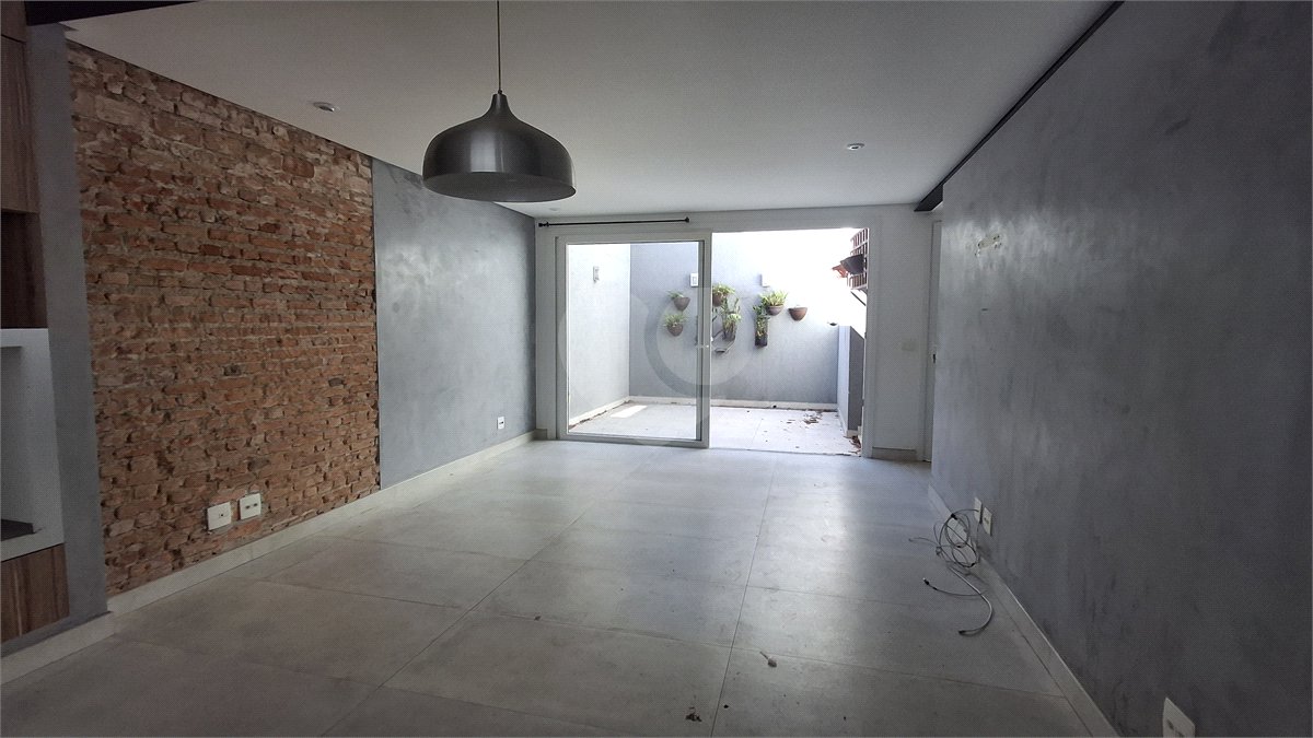Casa de Vila à venda com 2 quartos, sendo 1 suíte, em Alto da Boa Vista, São Paulo, SP