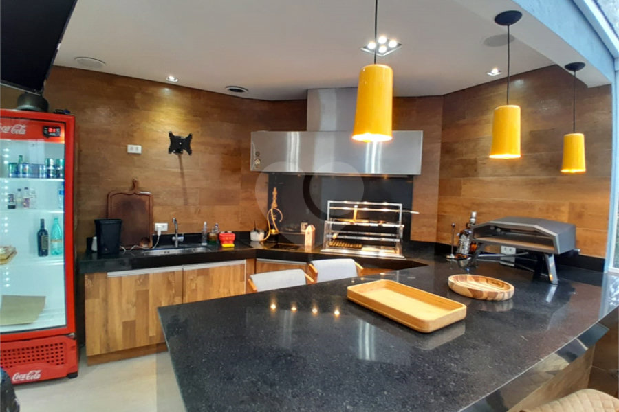 Casa à venda com 3 suítes no condomínio Suíça da Cantareira, Mairiporã - SP