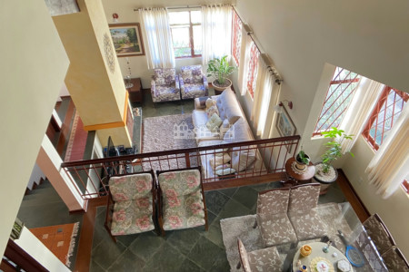 Casa à venda com 3 quartos, sendo 1 suíte, com vista deslumbrante em Recreio Maristela, Atibaia