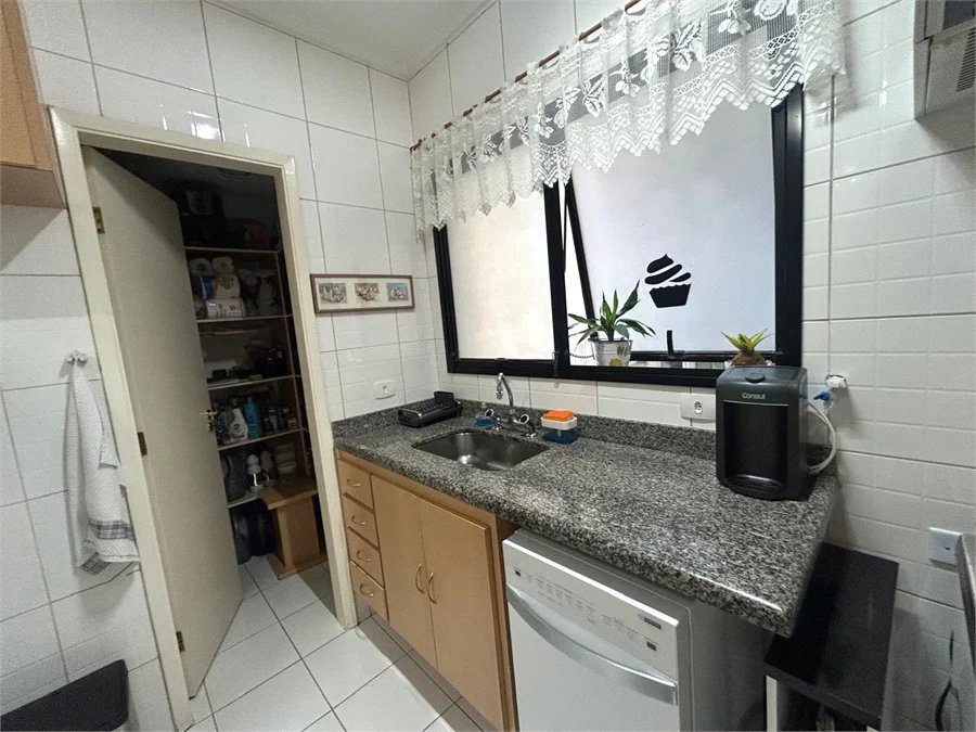 Apartamento à venda com 4 quartos, sendo 2 suítes,  em Pinheiros, São Paulo, SP