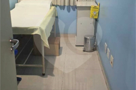 Sobrado comercial com 150m² , 7 salas , 3 banheiros , para locação na Bela Vista.