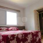 Casa à venda com 5 quartos, sendo 4 suítes, no condomínio Flamboyant, Atibaia - SP