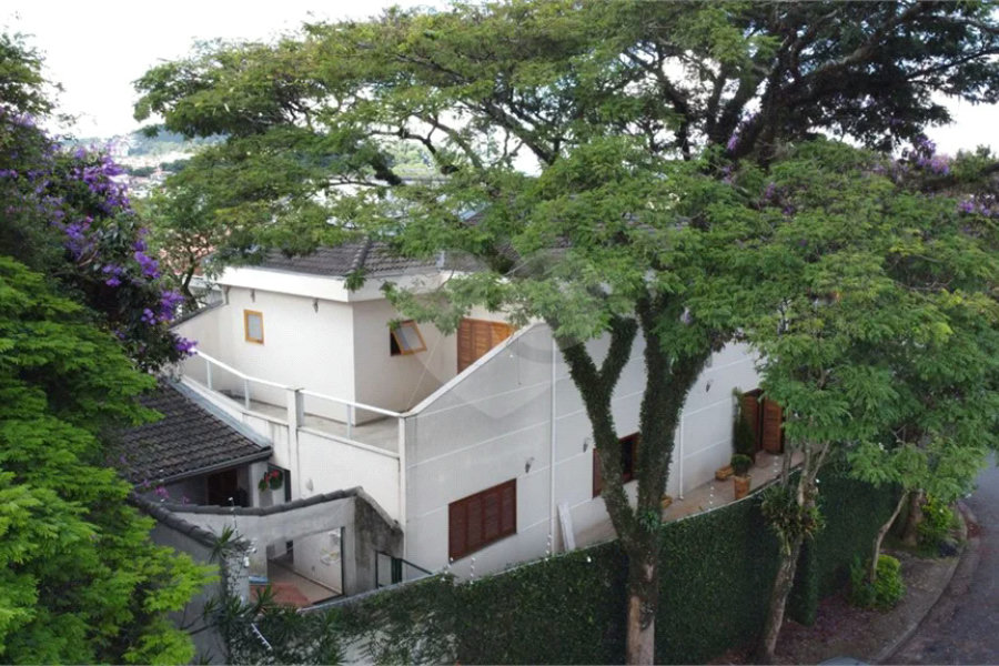 Sobrado à venda com 4 quartos, sendo 1 suíte, em Tremembé, São Paulo, SP