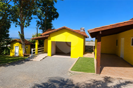 Chácara à venda com 3 suítes em Vila Xisto, São Miguel Arcanjo, SP