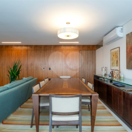 Apartamento à venda com 3 suítes em Campo Belo, São Paulo, SP