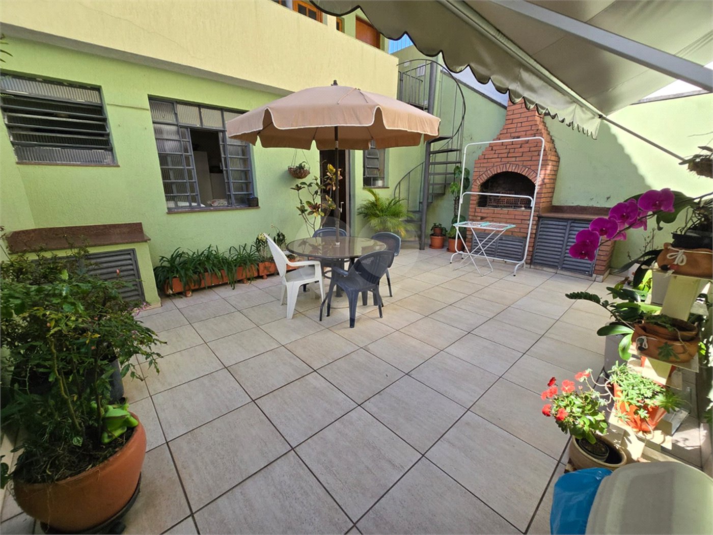 Casa à venda com 4 quartos, sendo 1 suíte, em Vila Paiva, São Paulo, SP