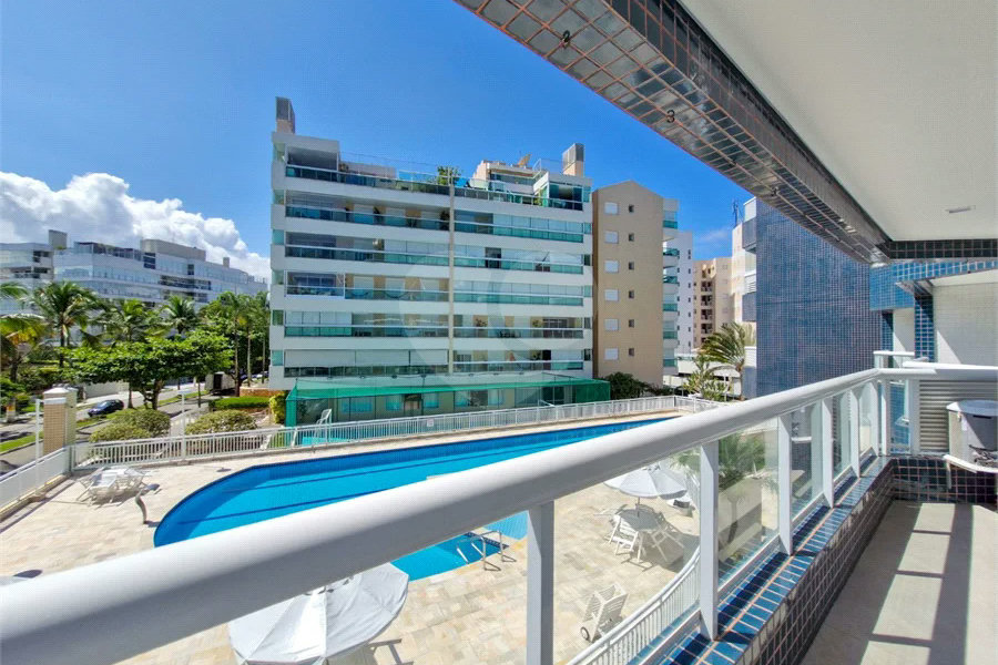 Apartamento à venda com 3 quartos, sendo 2 suítes,  em Riviera de São Lourenço, Bertioga, SP