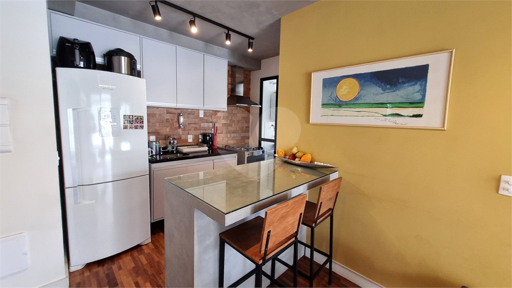 Apartamento à venda com 2 quartos, sendo 1 suíte, em Pinheiros, São Paulo, SP