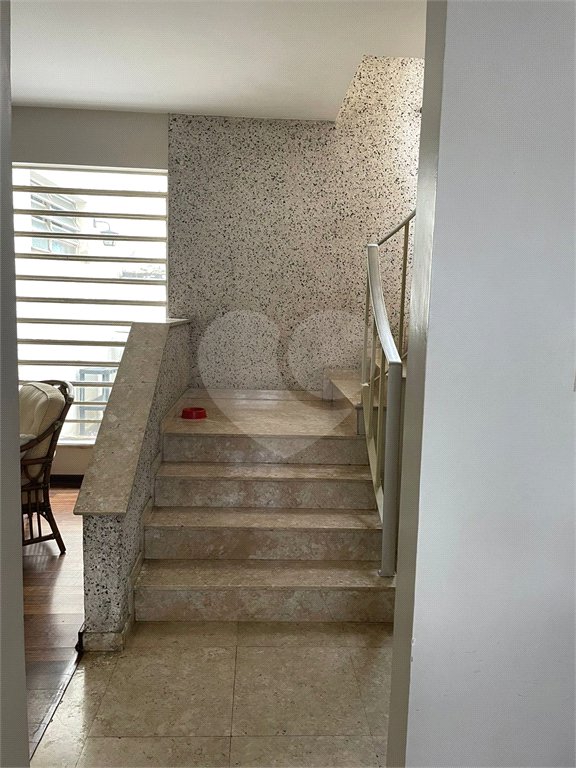 Sobrado à venda com 5 quartos, sendo 2 suítes, em Vila Cordeiro, São Paulo, SP