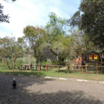 Casa à venda com 4 quartos, sendo 2 suítes,  no condomínio Granja Vianna II, Cotia - SP