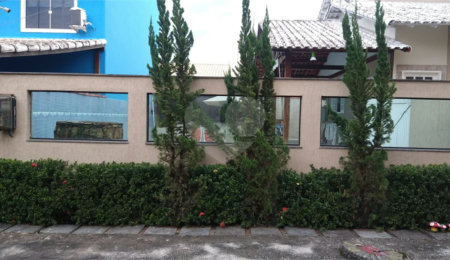 Casa à venda com 3 quartos, sendo 2 suítes, no condomínio Recanto das Palmeiras, Rio de Janeiro - RJ