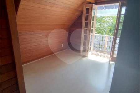 Casa à venda com 3 quartos, sendo 1 suíte, no condomínio Bosque de Greviléa, Vinhedo - SP