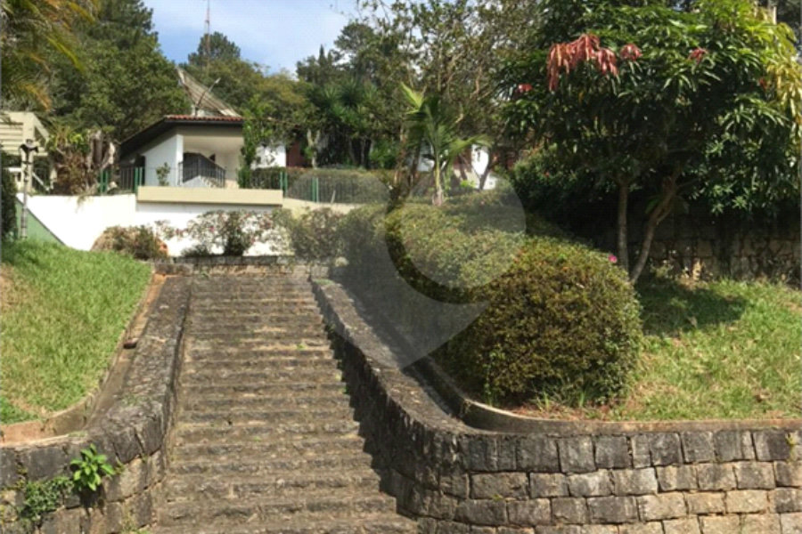 Casa à venda com 6 quartos, sendo 5 suítes, em Roseira, Mairiporã, SP