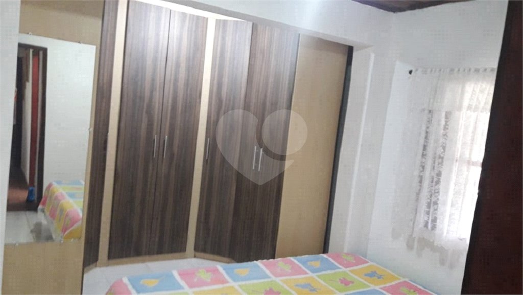 Chácara à venda com 8 quartos, sendo 3 suítes, no Centro, Toledo, MG