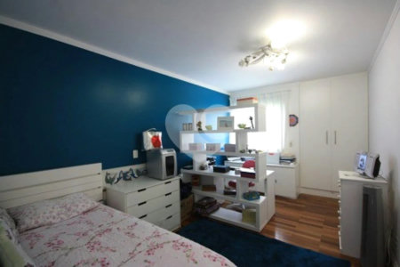 Casa à venda com 4 quartos, sendo 2 suítes, no condomínio Melbourne Residence, São Paulo - SP