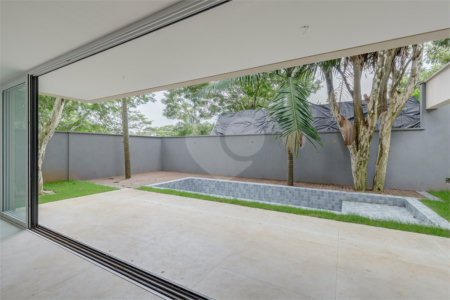 Casa à venda com 4 suítes no condomínio Garda, São Paulo - SP