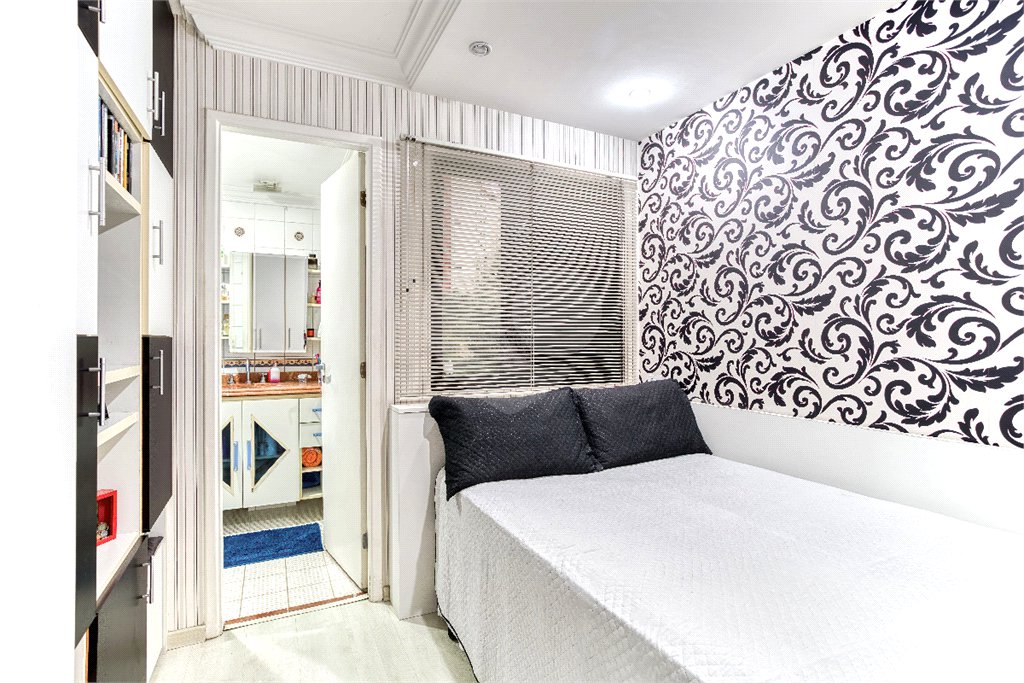 Apartamento à venda com 4 quartos, sendo 3 suítes, em Alto da Boa Vista, São Paulo, SP