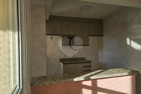 Apartamento à venda com 3 quartos, sendo 1 suíte, no Centro, Poá, SP