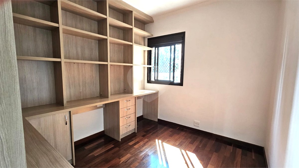 Apartamento para alugar com 3 quartos, sendo 1 suíte, em Alto da Boa Vista, São Paulo, SP